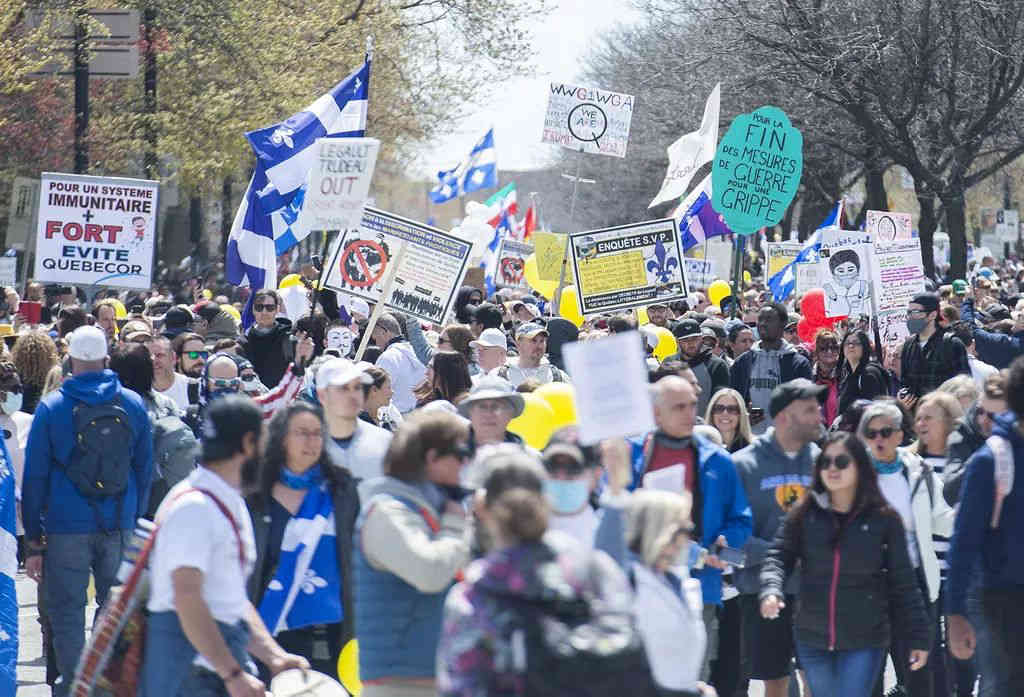 Plus de 200,000 Manifestatants contre le passeport sanitaire| More than 200,000 Protest against the health passport | in Montreal , Quebec, Canada on August 14-08-2021