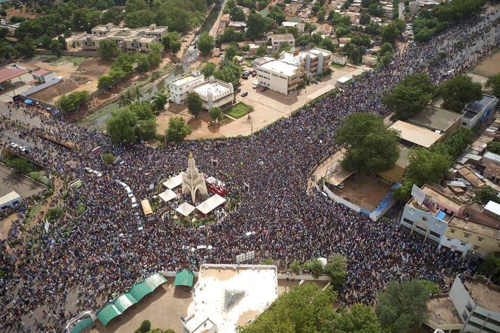 Protests in Mali in West Africa. Africans roaring for colonial power France to get out of #Mali forever!